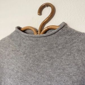 ANTHROPOLOGIE SWEATER